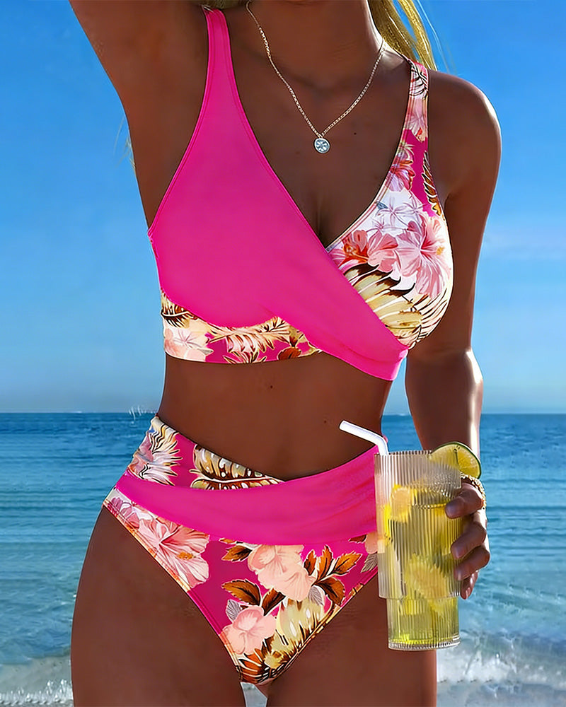 Bikini mit kontrastierendem Blumendruck und Schlitz