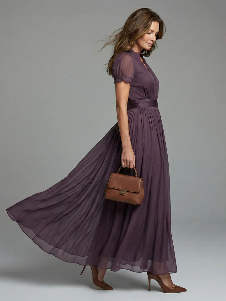 FLAVIA™ | Vestido comprido roxo com decote em forma de fechadura, em chiffon com detalhes em renda