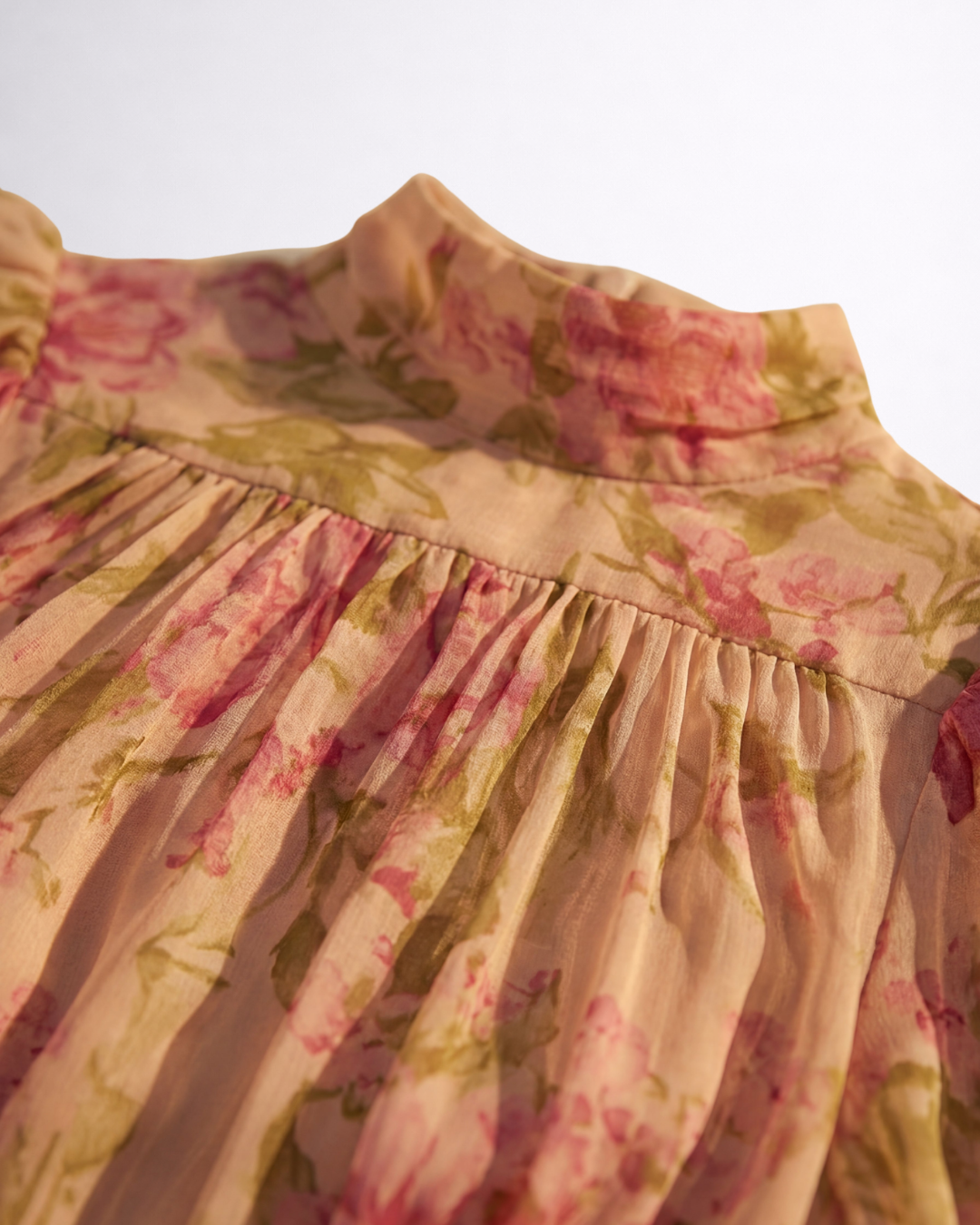 Rosario | Vestido longo com padrão floral em chiffon