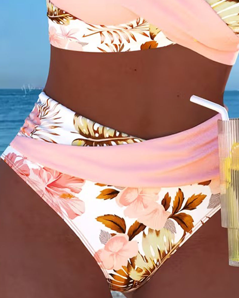 Bikini mit kontrastierendem Blumendruck und Schlitz