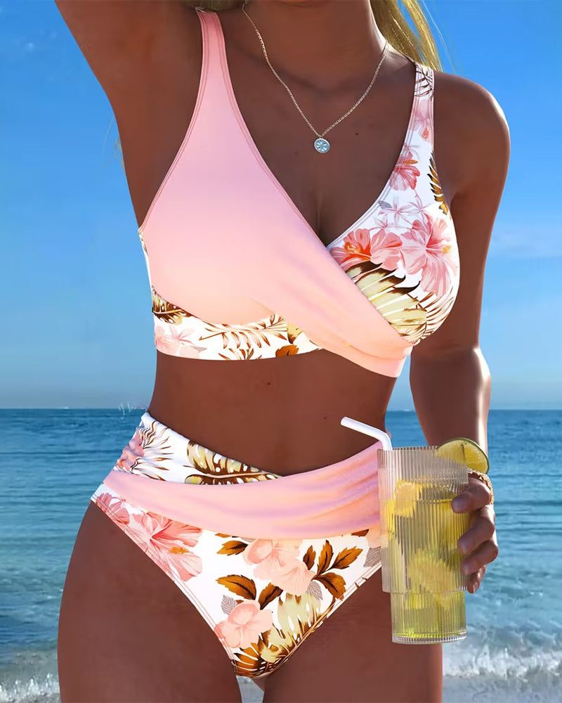 Bikini mit kontrastierendem Blumendruck und Schlitz