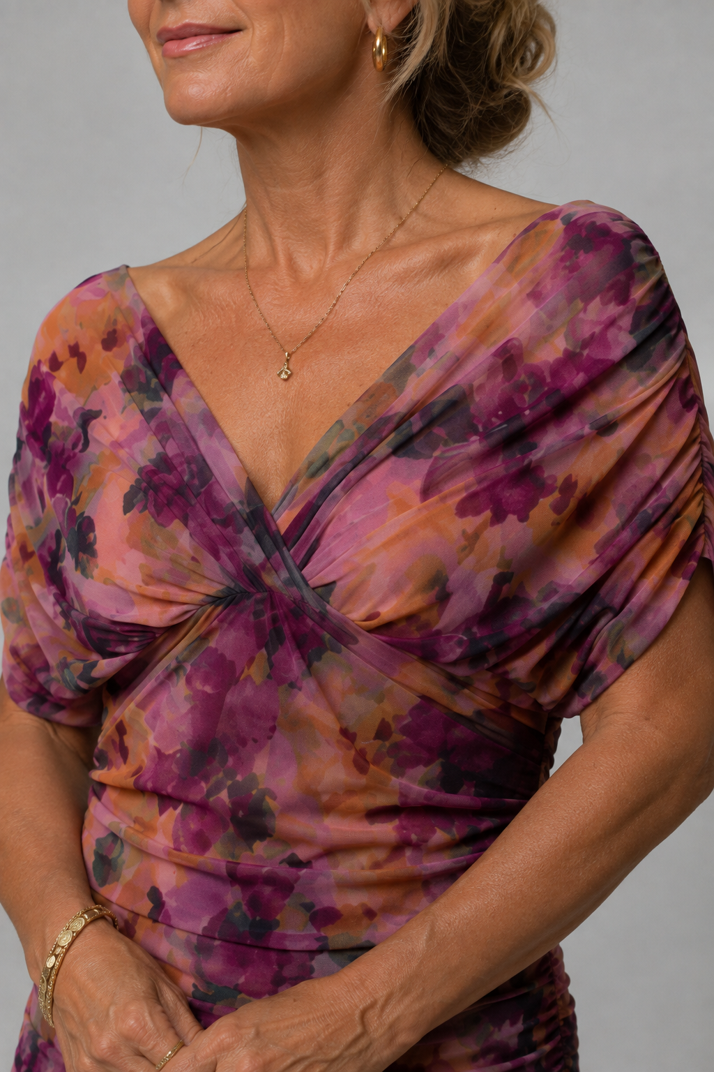Ariane | Vestido Midi Drapeado de Ombros Descobertos