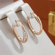 Brincos chic em dourado