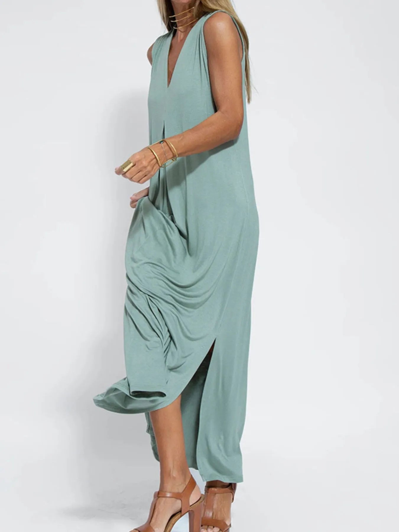 V-Ausschnitt ärmelloses Maxikleid mit Schlitz in Übergröße