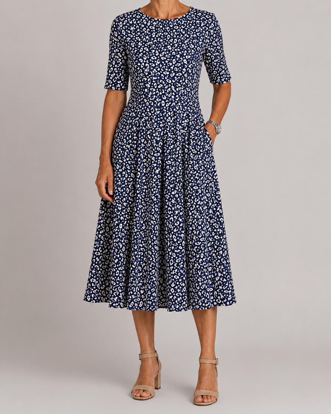Daria | Vestido midi floral, simples e chique