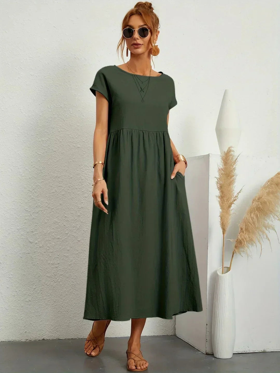 Clara - Elegantes Midikleid mit zeitlosem Design
