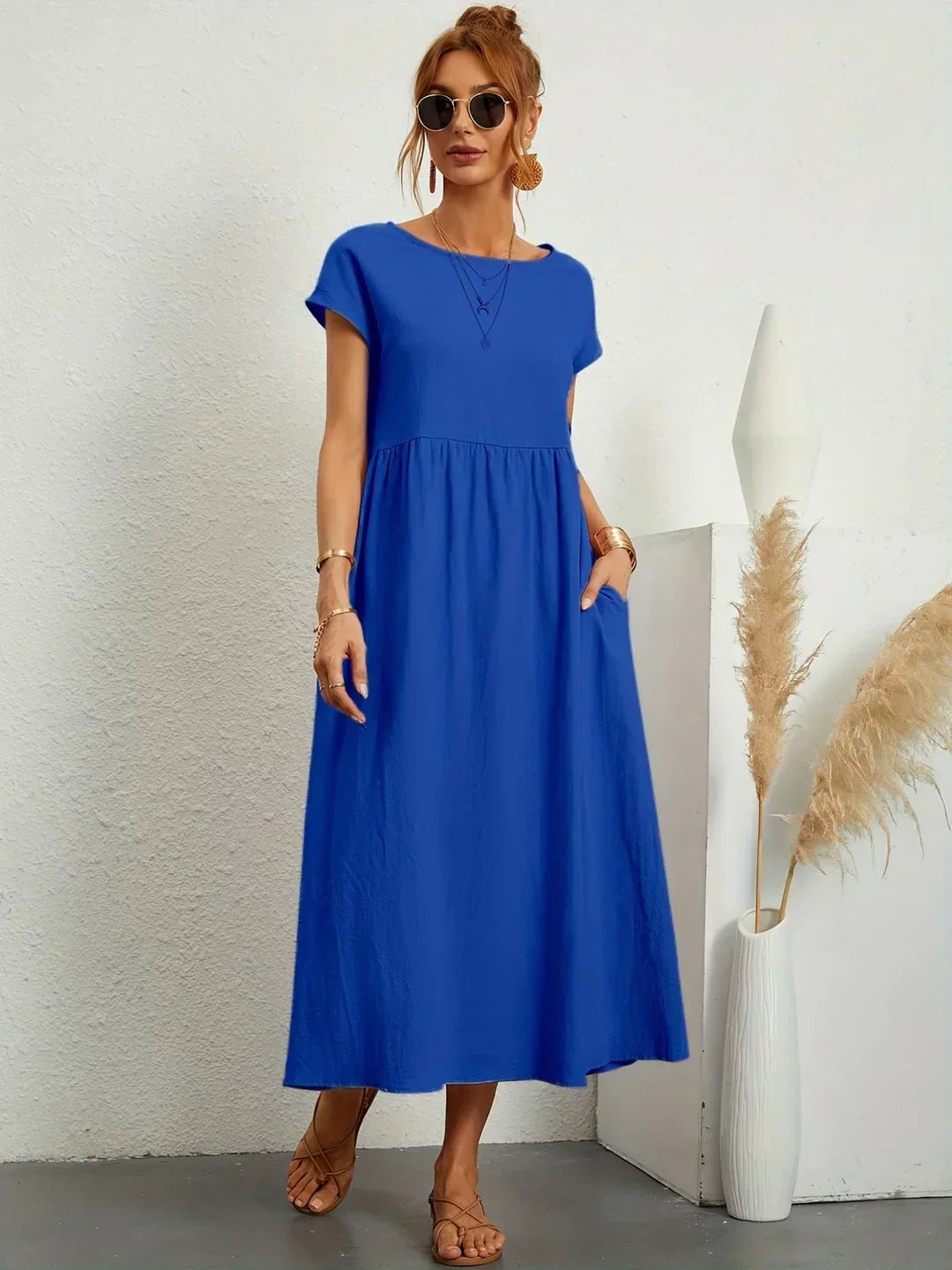 Clara - Elegantes Midikleid mit zeitlosem Design