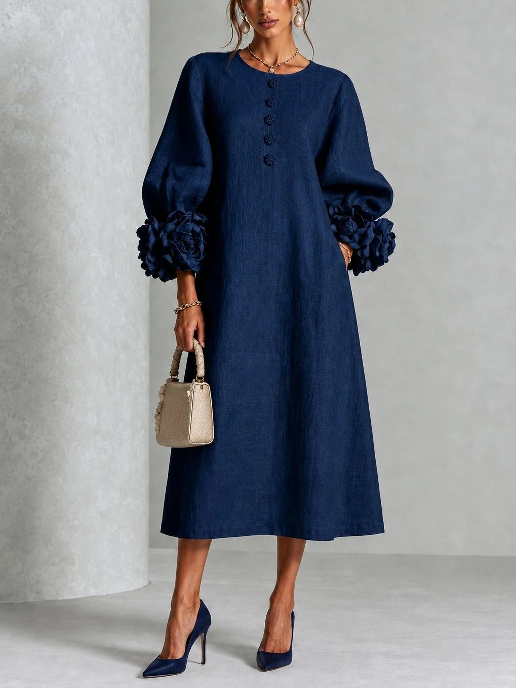 Ladina - Vestido Midi Floral com Botões e Punhos Florais Marcantes
