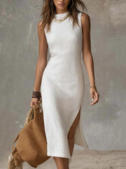 Elegantes, mittellanges Strickkleid mit hohem Schlitz