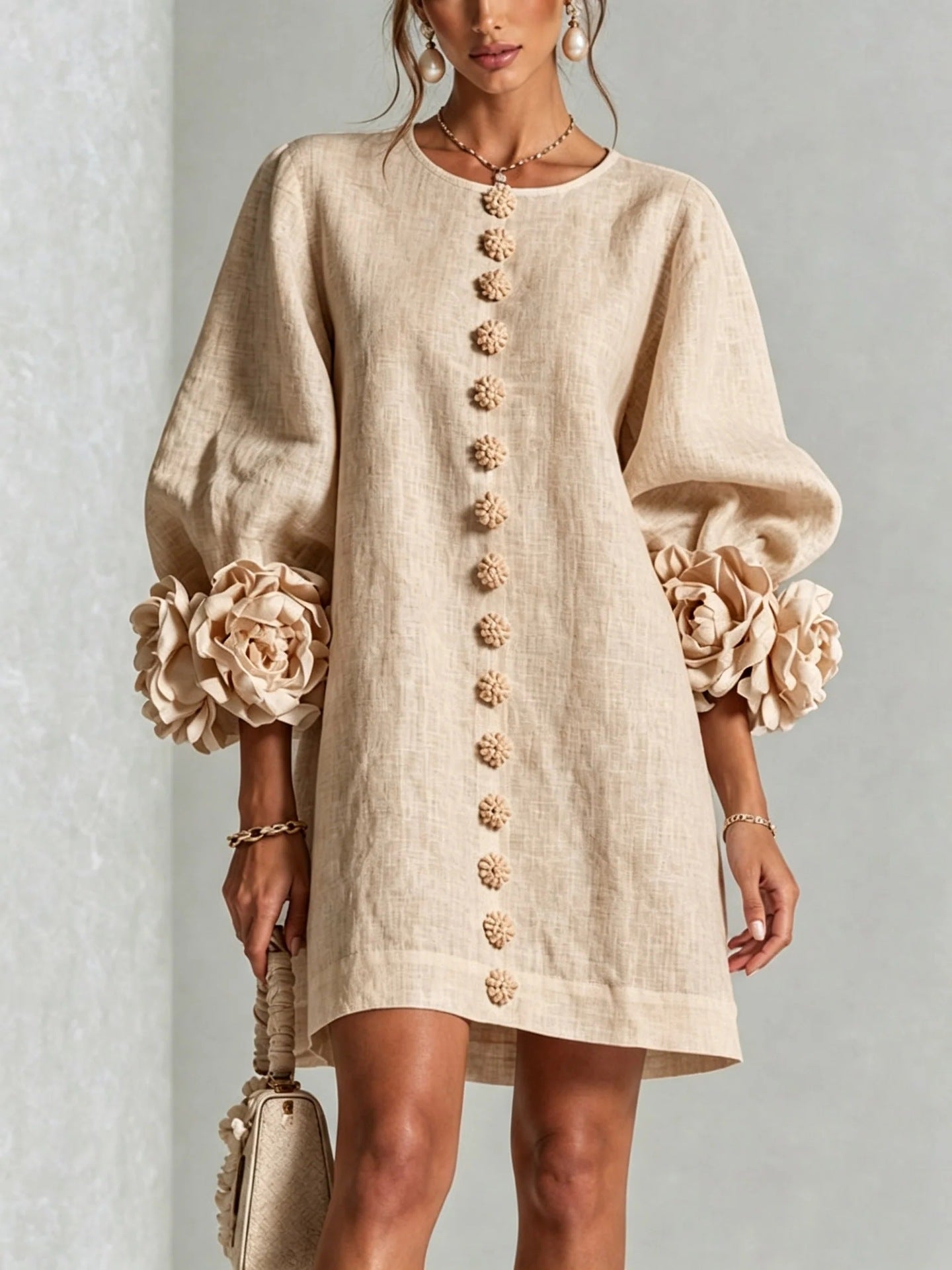 Vestido Floral com Mangas Balão e Decote Redondo