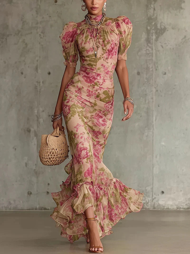 Schlank geschnittenes, langes Damenkleid mit Blumenmuster