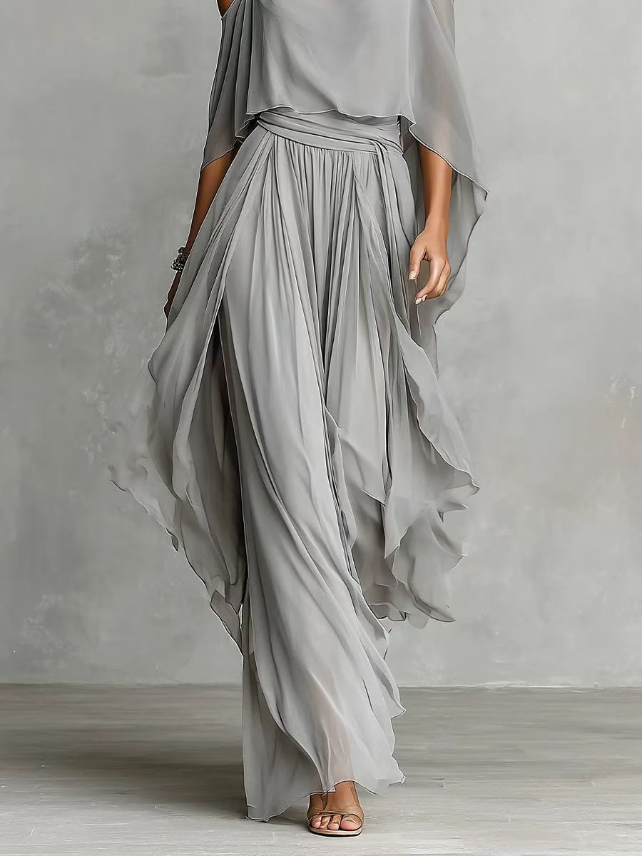 Set bestehend aus einem fließenden grauen schulterfreien Top und Chiffonhose