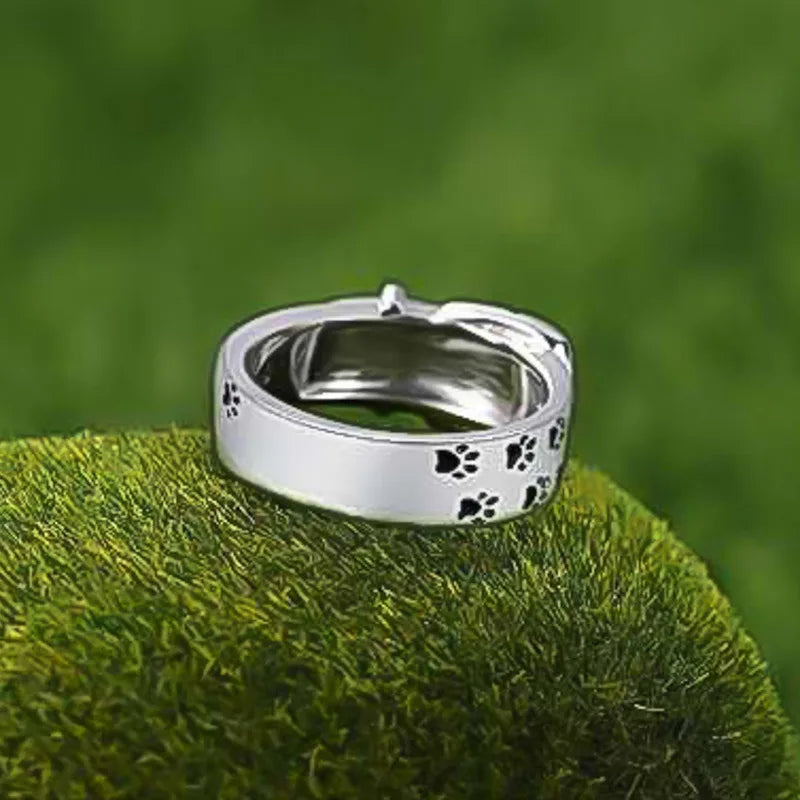 Anel giro e elegante inspirado numa coleira para cão