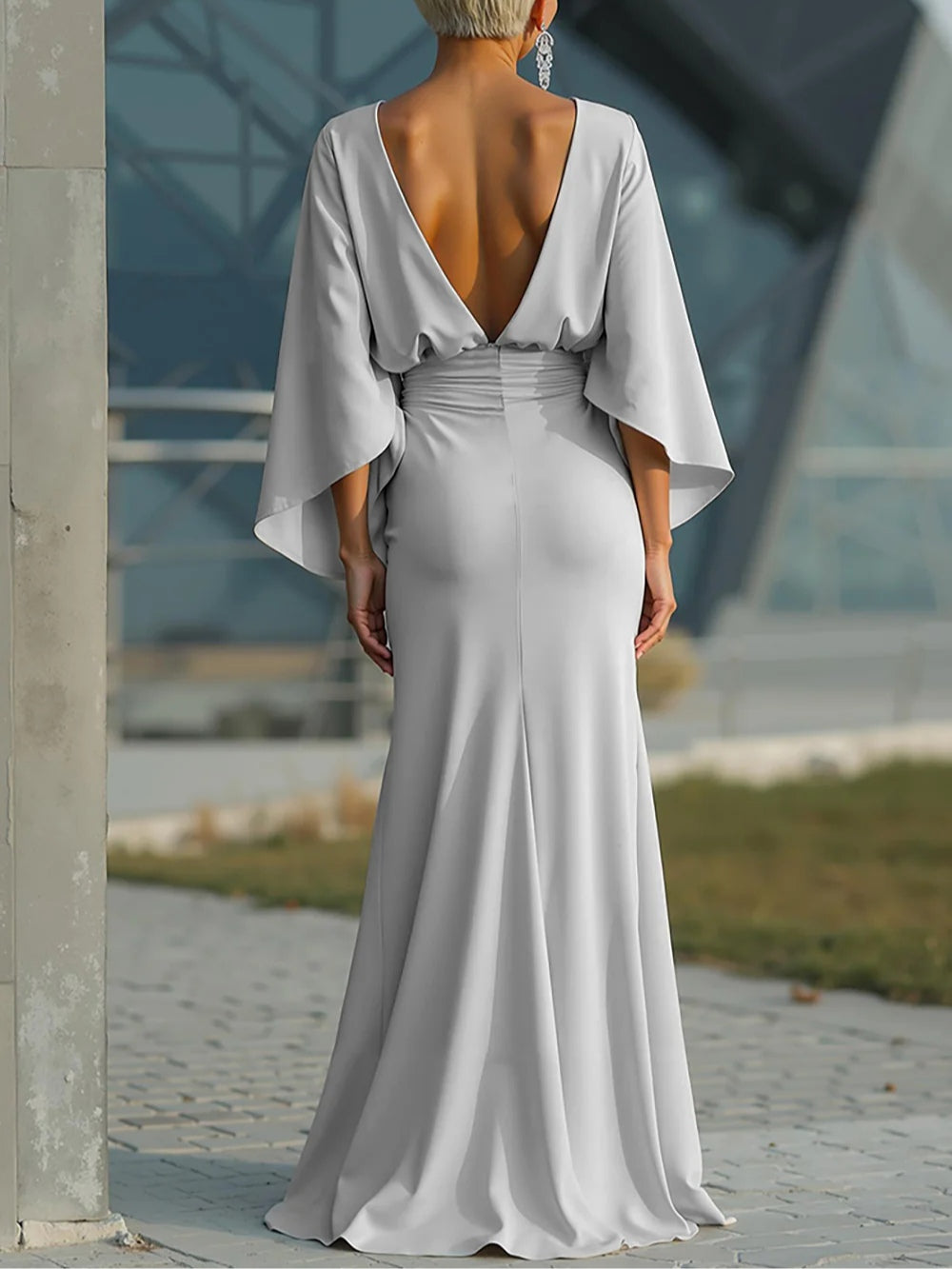 Clara | Elegantes Kleid mit V-Ausschnitt und rückenfreien Ärmeln