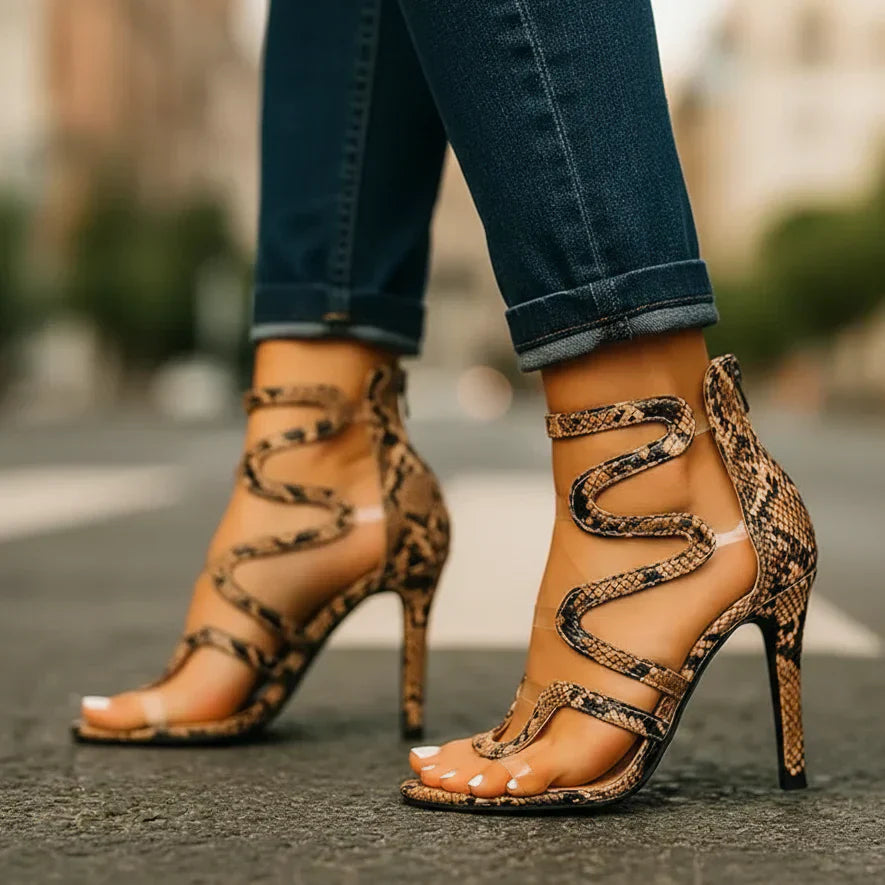 Elin - Strukturierte Stiletto-Sandalen mit Wickelriemen