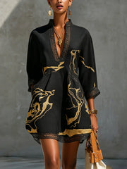 Mini-vestido com decote em V e renda de croché