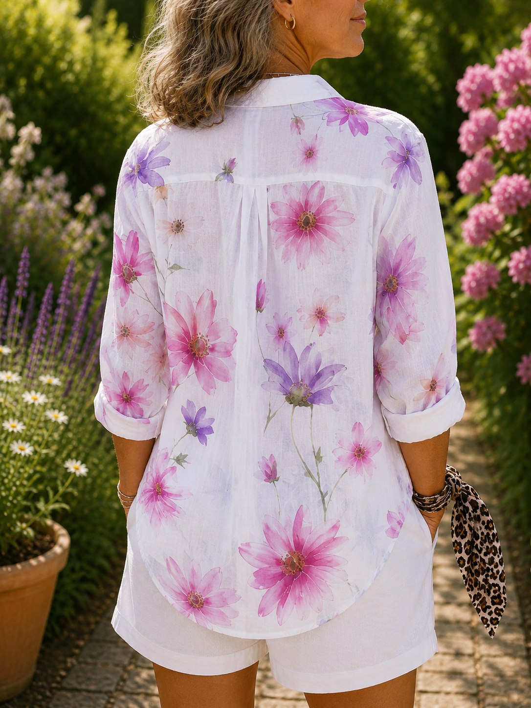 Alice | Blusa Artística Vibrante com Fecho de Botões