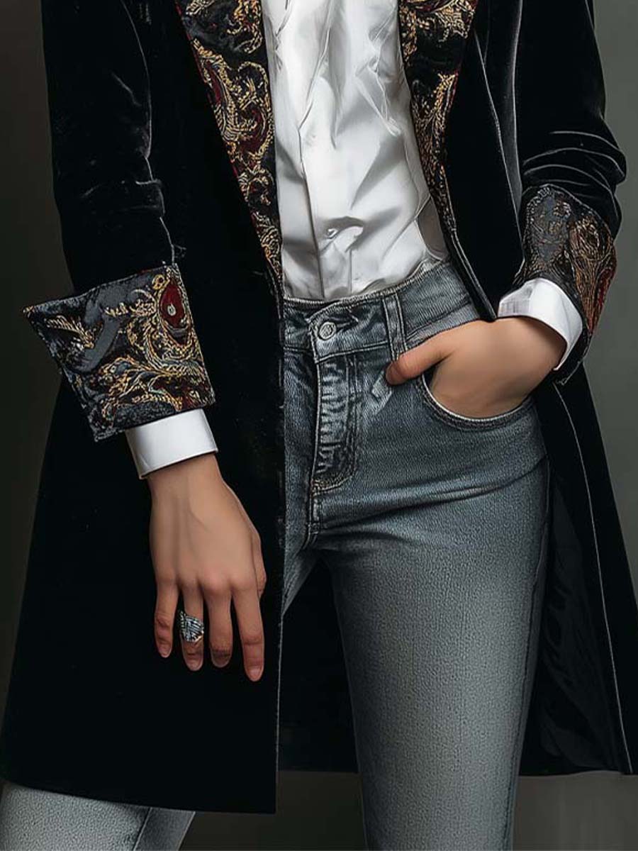 Blazer Slim-Fit Preto com Padrão Barroco e Lapela para Mulher