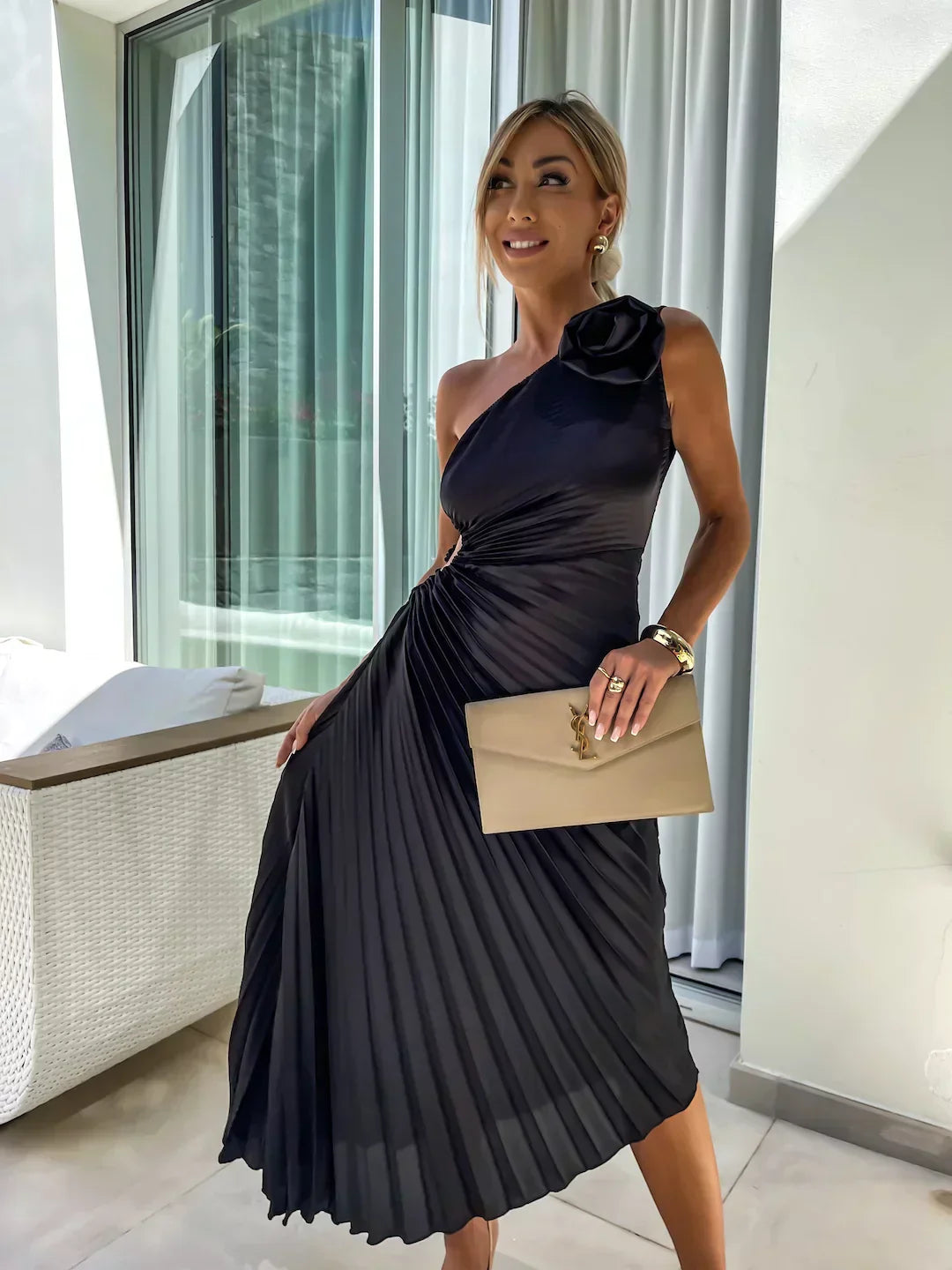 Lizbeth - Kleid mit Blumen Schultern