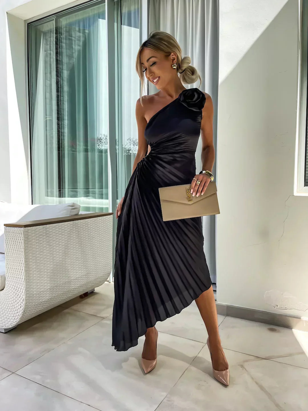 Lizbeth - Kleid mit Blumen Schultern