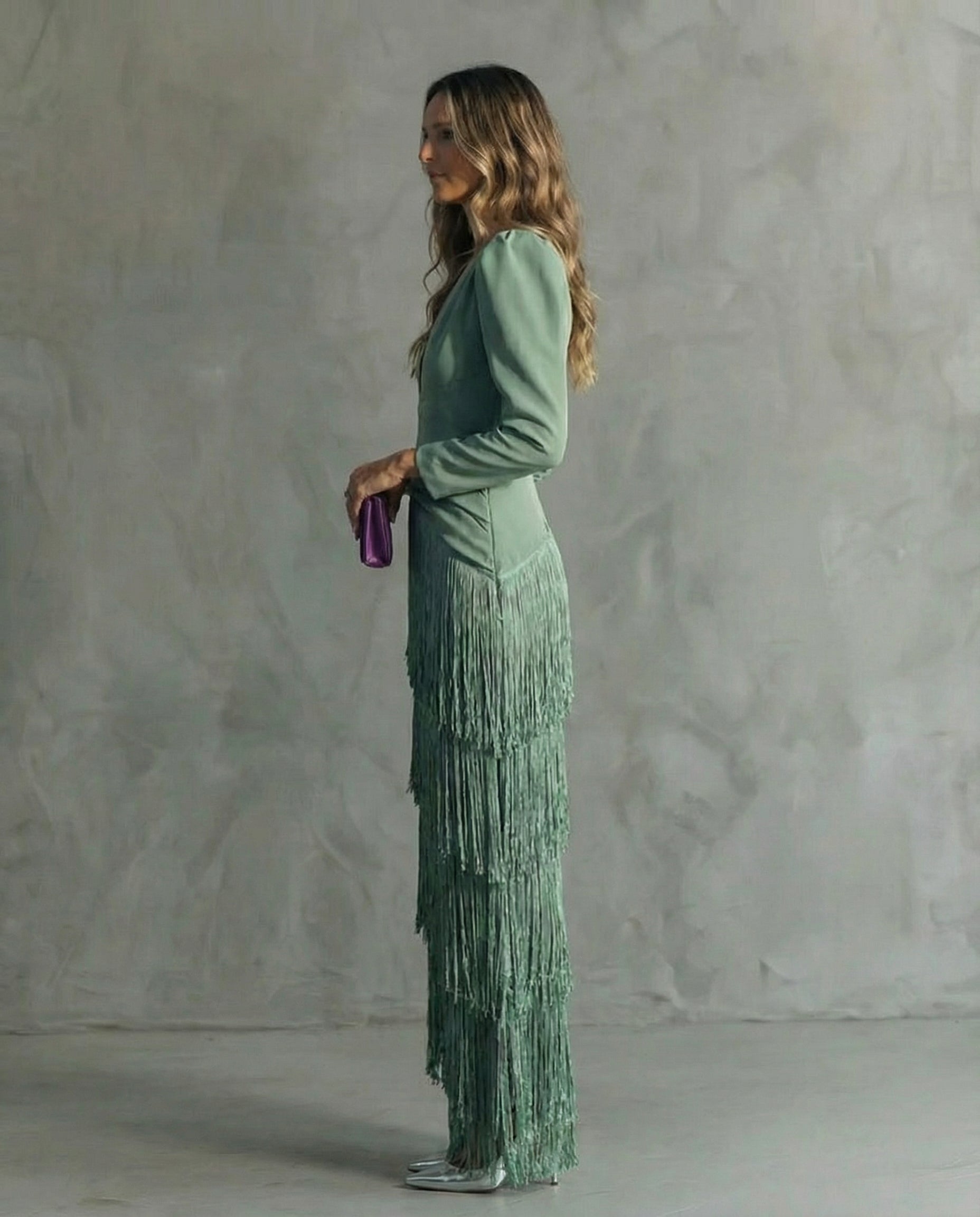 Chiara | Vestido elegante com mangas com franjas