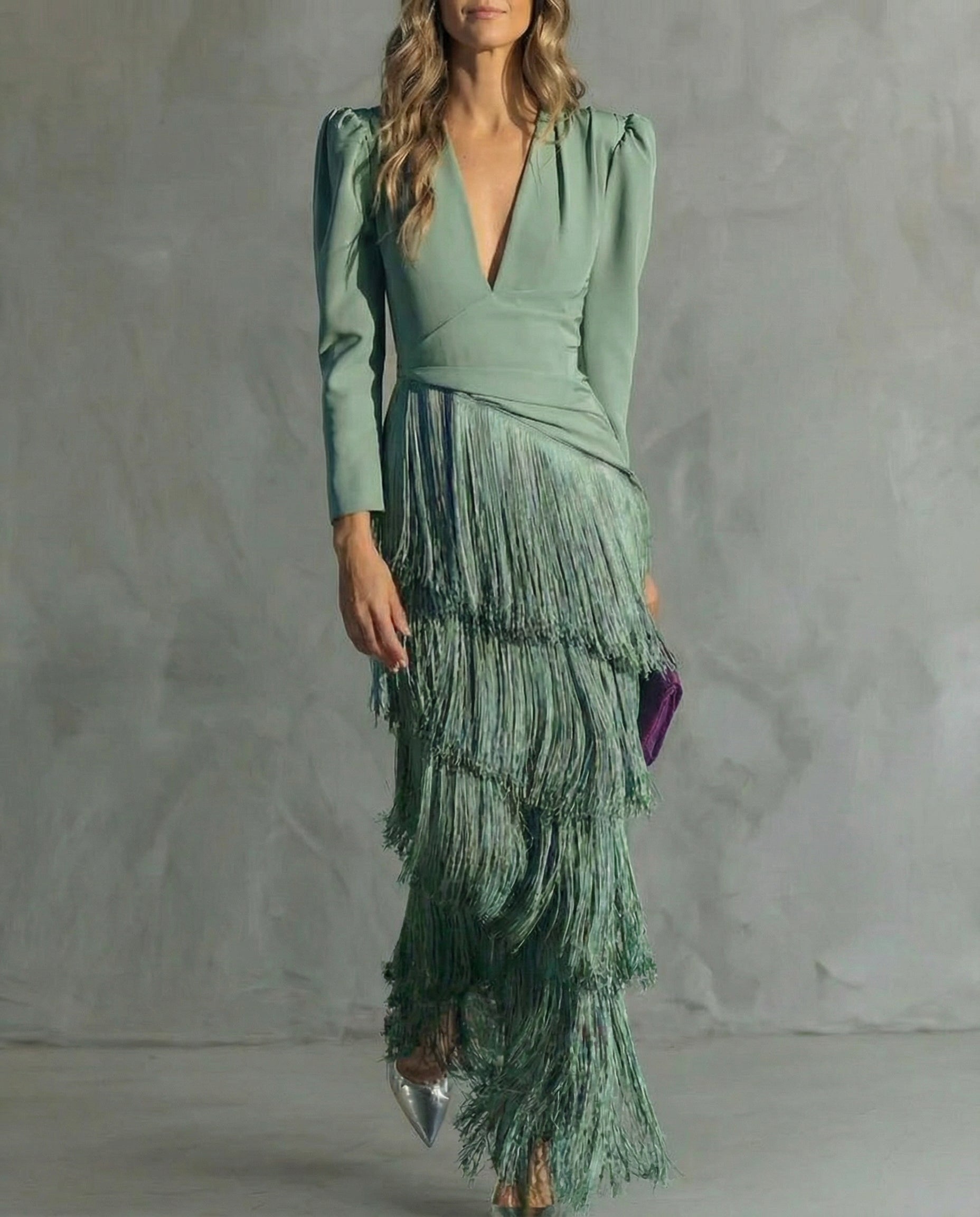Chiara | Vestido elegante com mangas com franjas