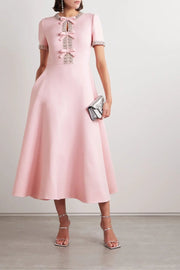 Elsa - Midi-Kleid mit Schleife und Kristallverzierung